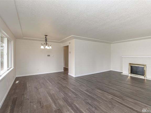 4th image of 10213 Becker Dr SW