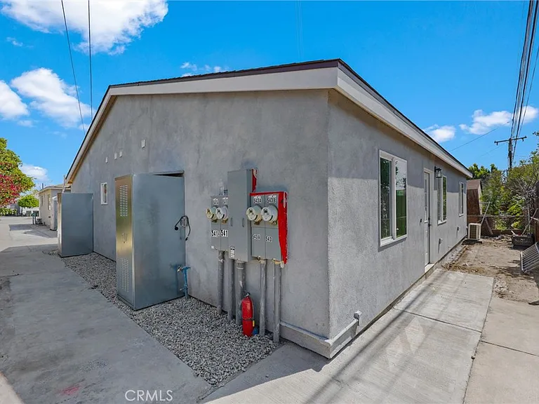 541 N Barbara Ave #B — Photo 8