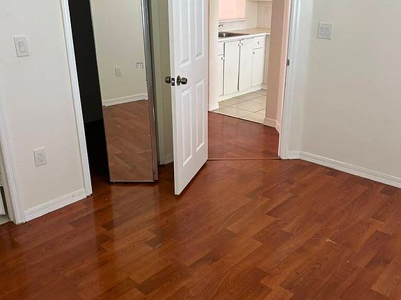 4th image of 2621 SE 12th Rd Unit 202-1