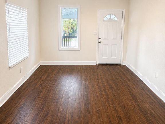 3rd image of 1426 E 15TH Street