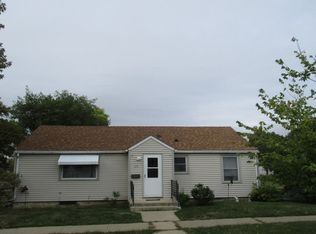 415 W 12th St, Vinton, IA 52349