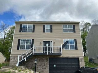 134 Cameron Square Dr, Evans City, PA