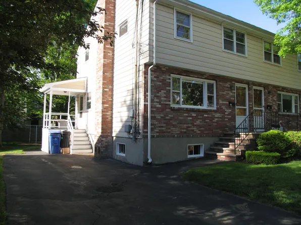 176 Broadway St, Wakefield, MA 01880