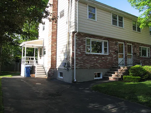 176 Broadway Photo 1