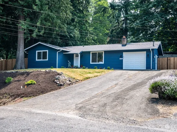 26241 Edgewater Place NW, Poulsbo, WA 98370