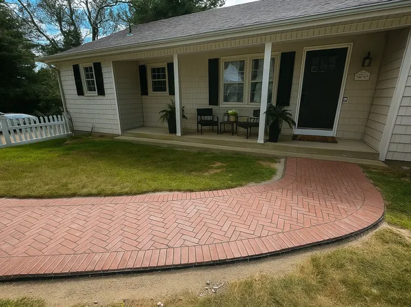 5 Billings St, Pawcatuck, CT 06379