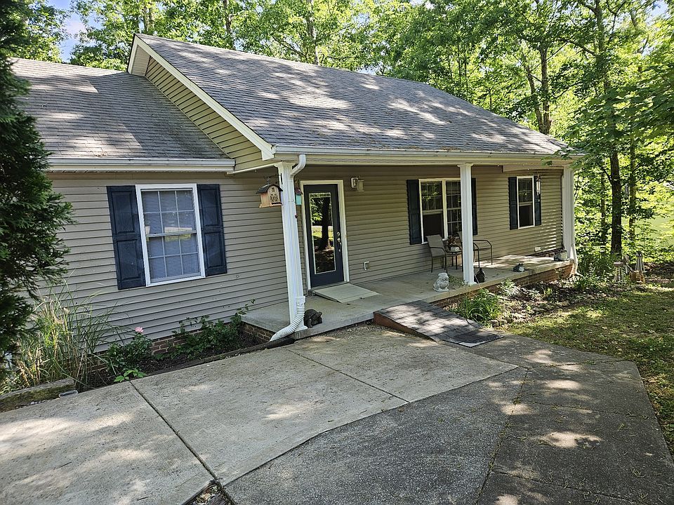 1st image of 117 W Dell Rd
