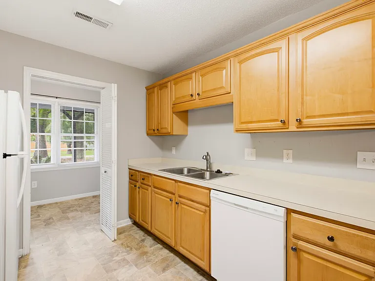 1860 Piper Dr — Photo 11