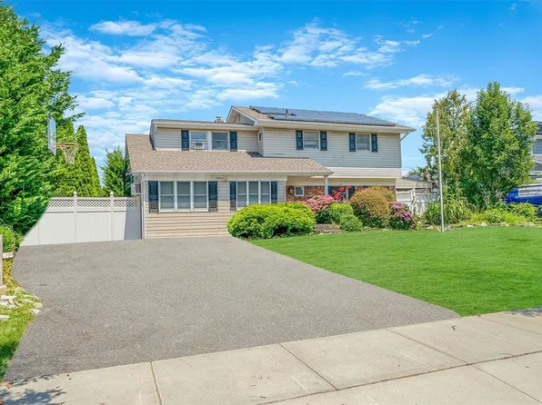 21 Glen Lane, Kings Park, NY 11754