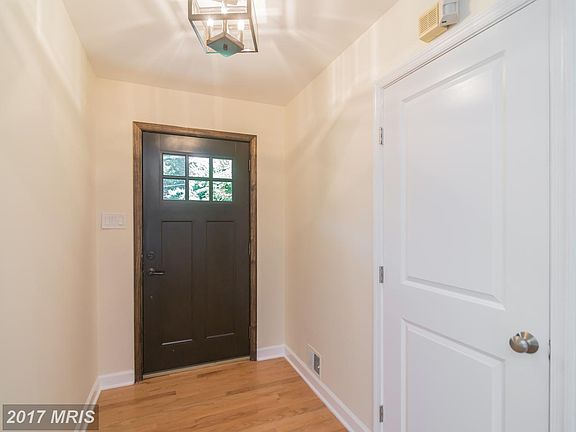 5th image of 3000 Lloyds Ln