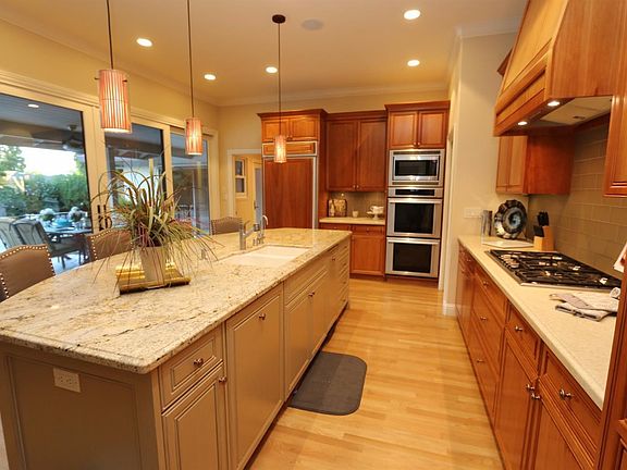 5th image of 3851 Crondall Dr