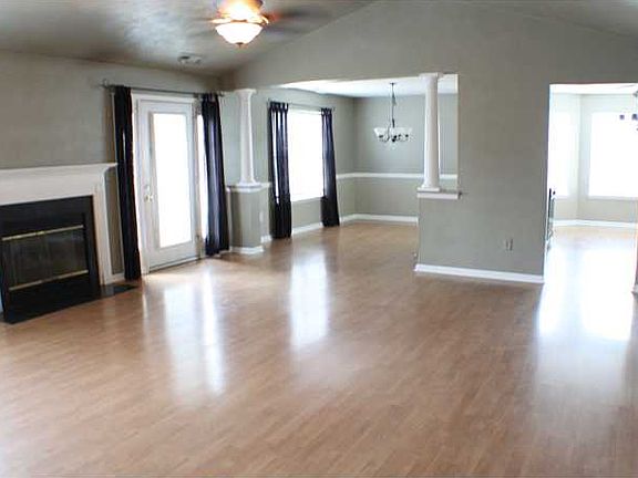 4th image of 816 Indian Cedar Dr