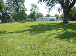 1120 2nd St, Louisville, IL 62858