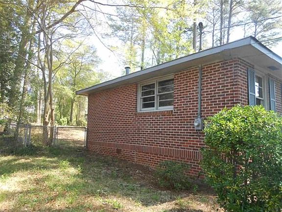 2nd image of 1950 Pinehill Dr