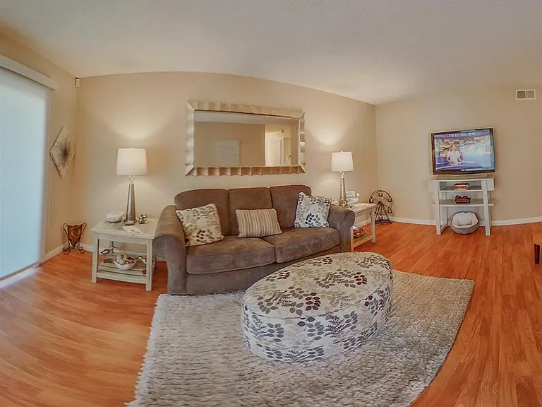 La Veta Grand Apartments — Photo 24