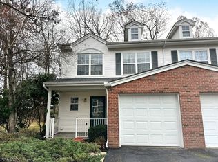 37 Maple Ln, Mount Arlington, NJ 07856