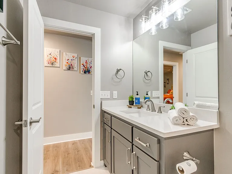 609 Abadan Dr — Photo 32