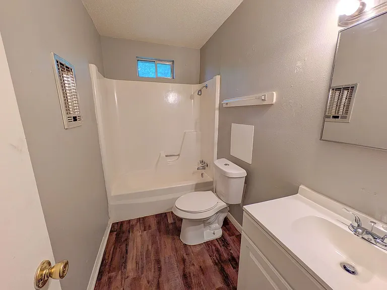 893-905 Campus St — Photo 26