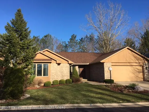 3508 Muirfield Dr, Lansing, MI 48911