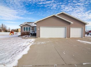 1320 Nordland Way SE, Mandan, ND 58554