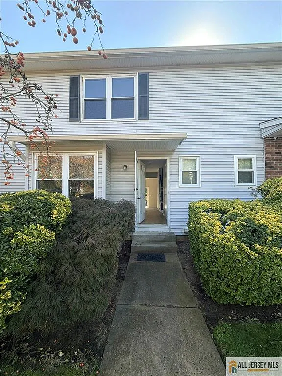 2 bed, 1.5 bath, $2,800 — Photo 1