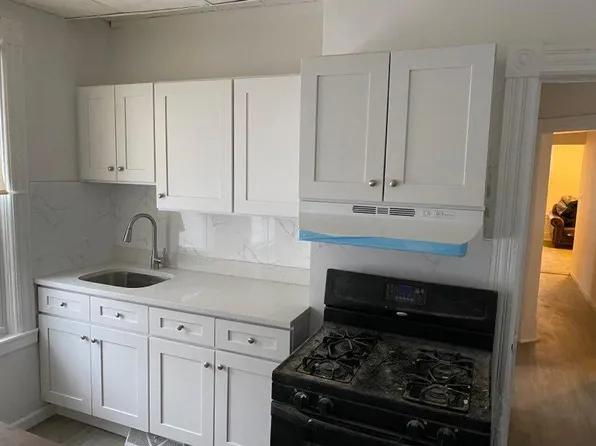 2208 15th St #1, Troy, NY 12180