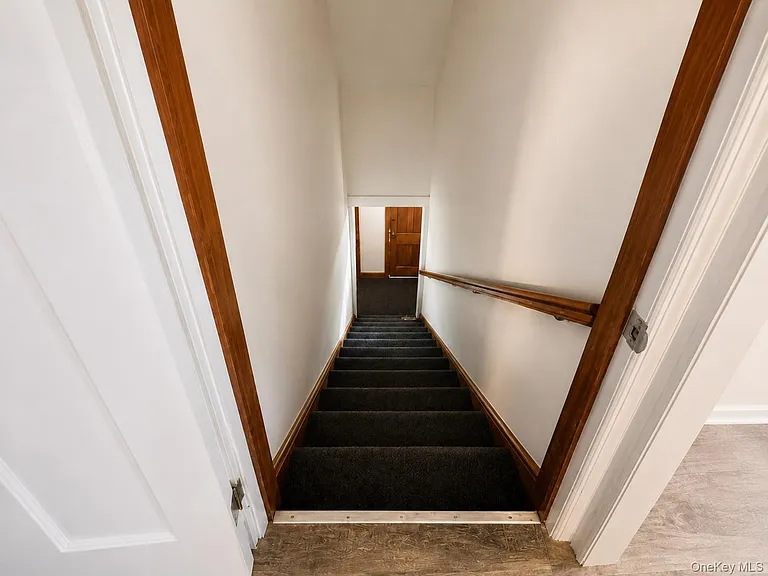 30 Lakeview Ter — Photo 3
