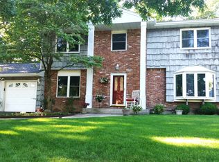 1 Niagara St, Miller Place, NY 11764