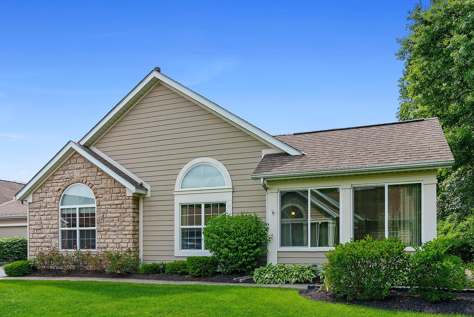 765 Windward Ln photo 1