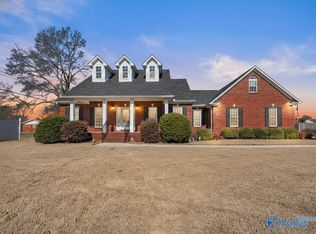 15383 Clodessa Dr, Athens, AL 35611