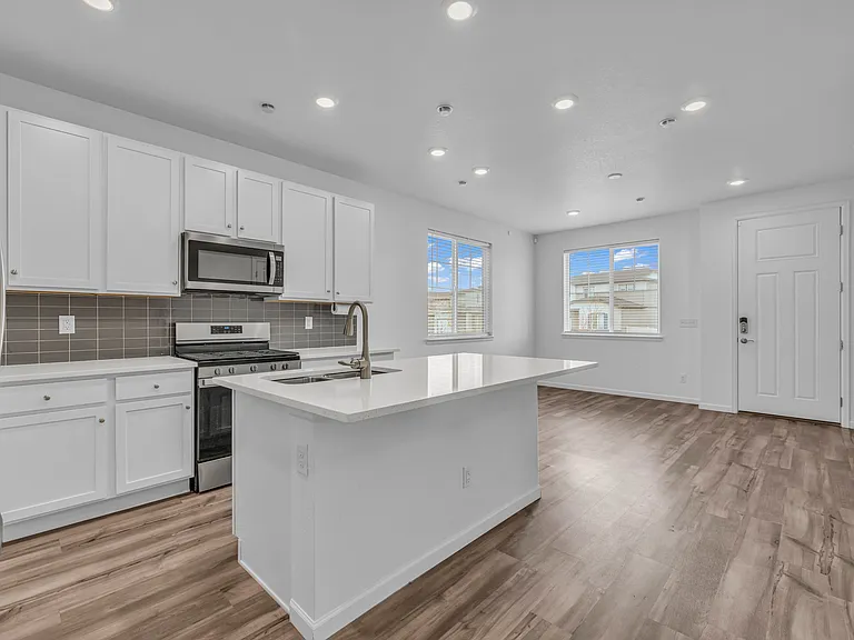 18152 Caffey Dr — Photo 8