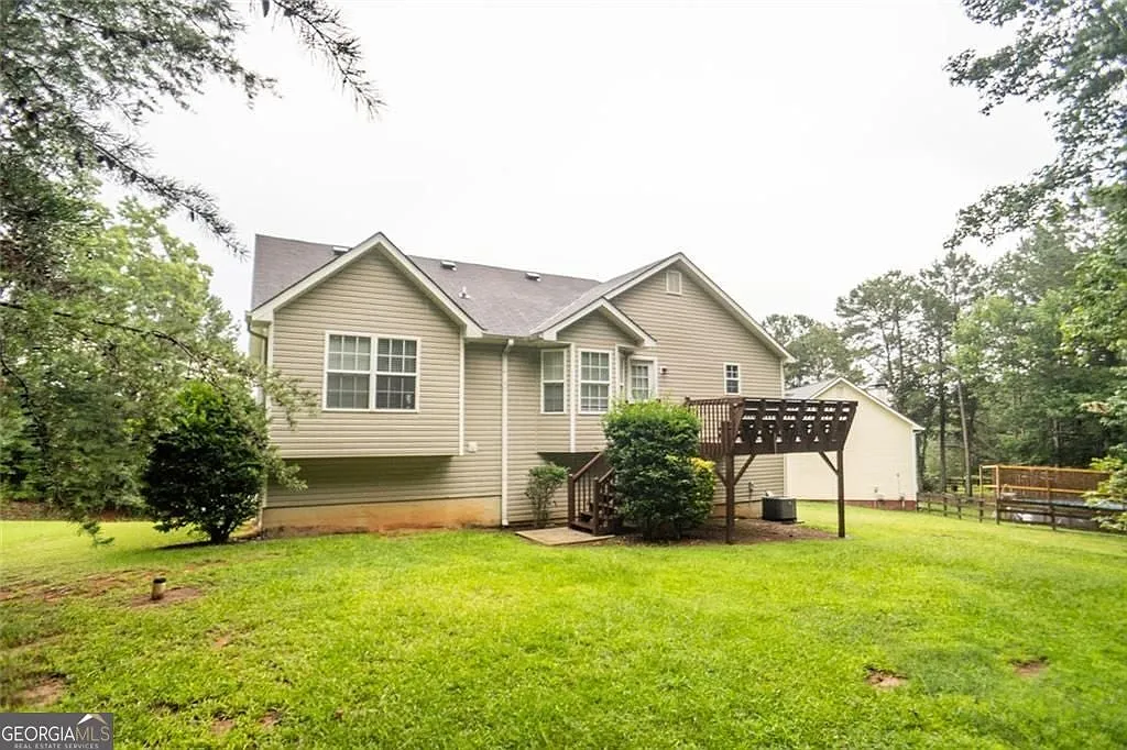4 bed, 2330 sqft, $1,650 — Photo 4