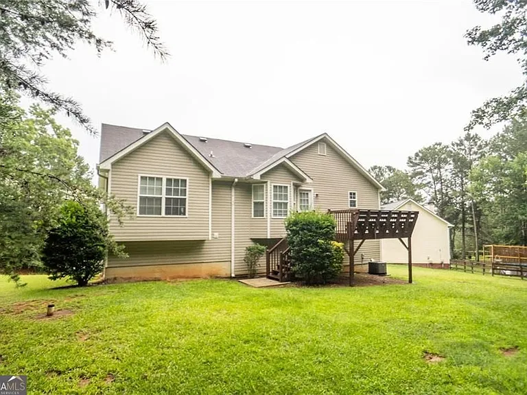 52 Fieldstone Ct — Photo 4