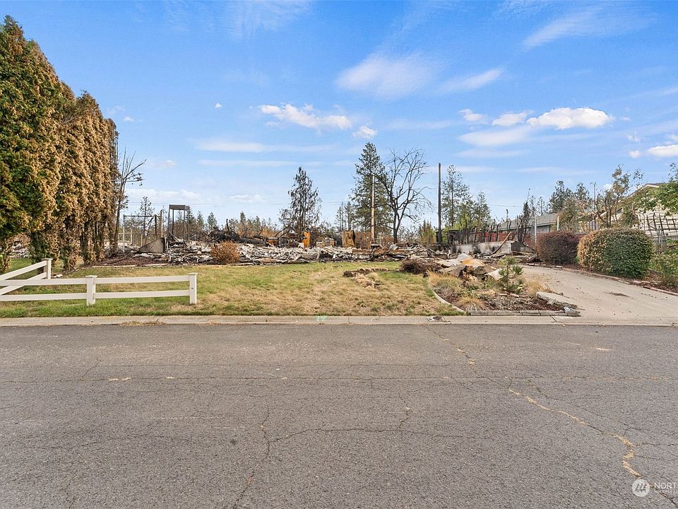1st image of 635 S Silver Lake Avenue