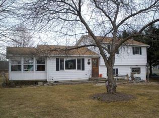 197 River Rd, South Deerfield, MA 01373