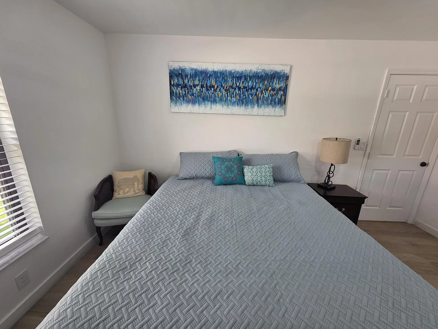 1 bed, 1.0 bath, 300 sqft, $1,200 — Photo 3