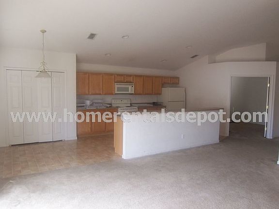 3rd image of 4604 Woodford Dr