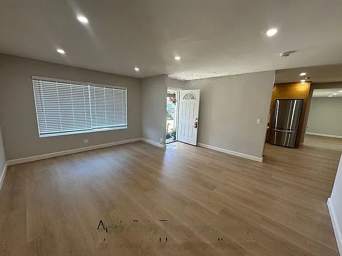 36274 Salisbury Dr — Photo 4