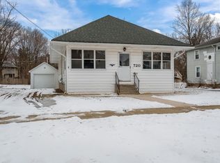 720 S 2nd St, Dekalb, IL 60115