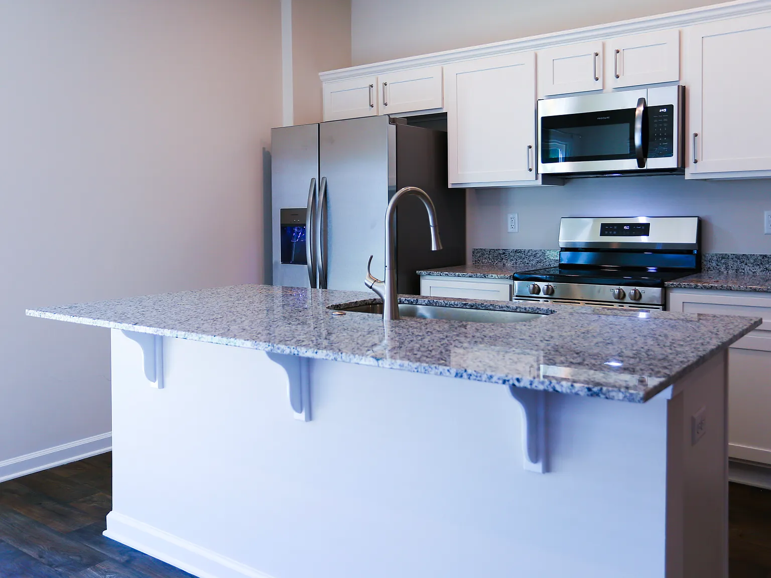 3 bed, 2.5 bath, 1475 sqft, $2,000 — Photo 4