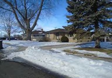 3rd image of 842 Superior Ave