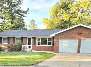 151 NW Hills Dr, Valparaiso, IN 46385