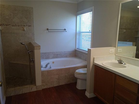 2nd image of 2514 Leonard Dr