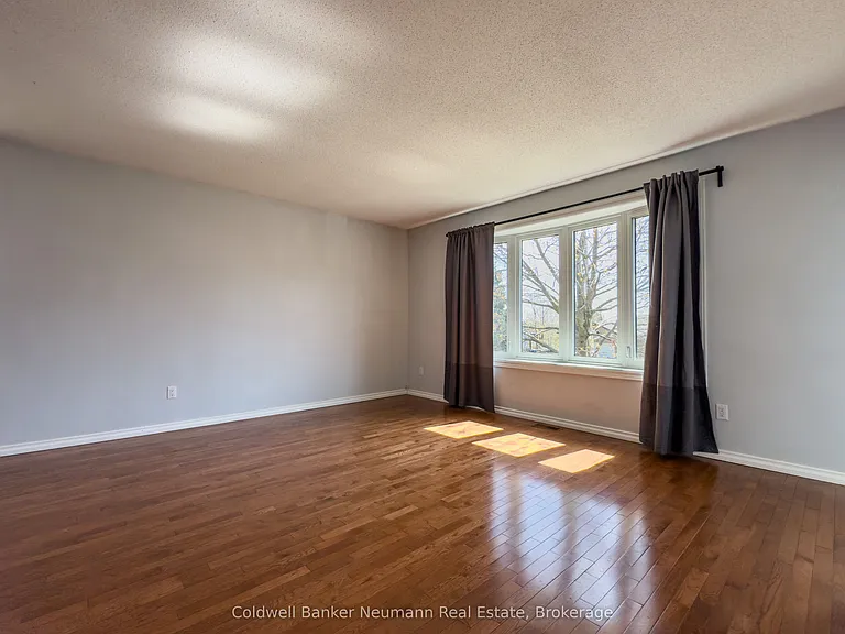 37 Dunhill Cres #UPPER — Photo 7