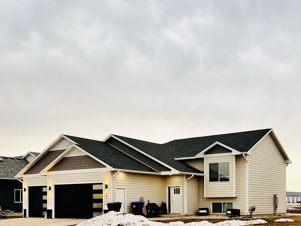 1st image of 132 Fiechtner Dr