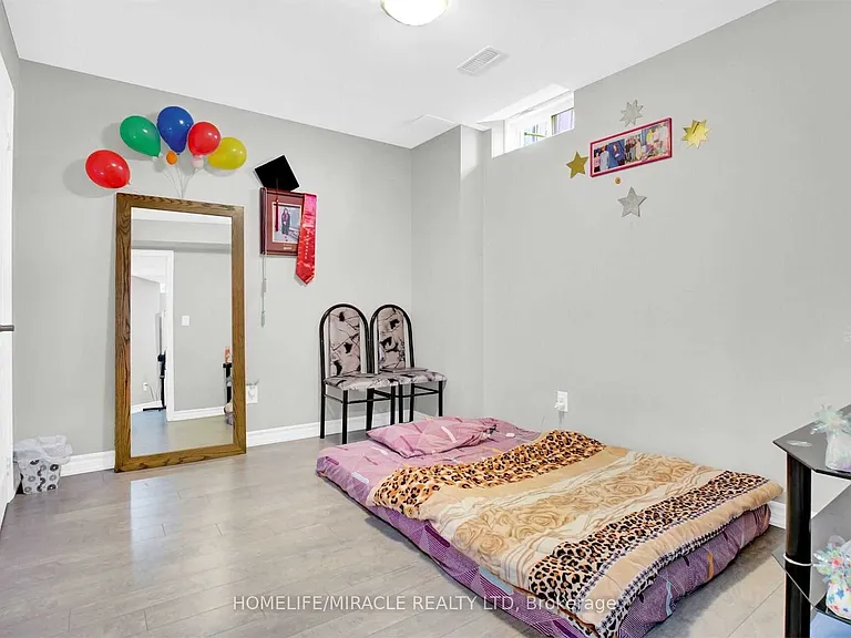 51 Connolly Cres #BASEMENT — Photo 3