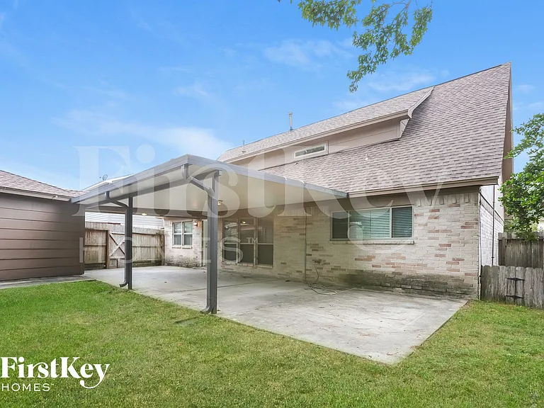 7019 Rosebrook Cir — Photo 15
