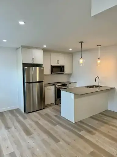 351 Kildare Ave W #1A