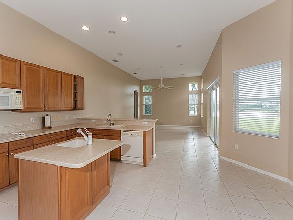 4th image of 2246 SW Dove Canyon Way