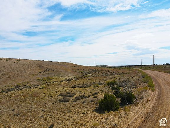 2nd image of 121 S County Road 29